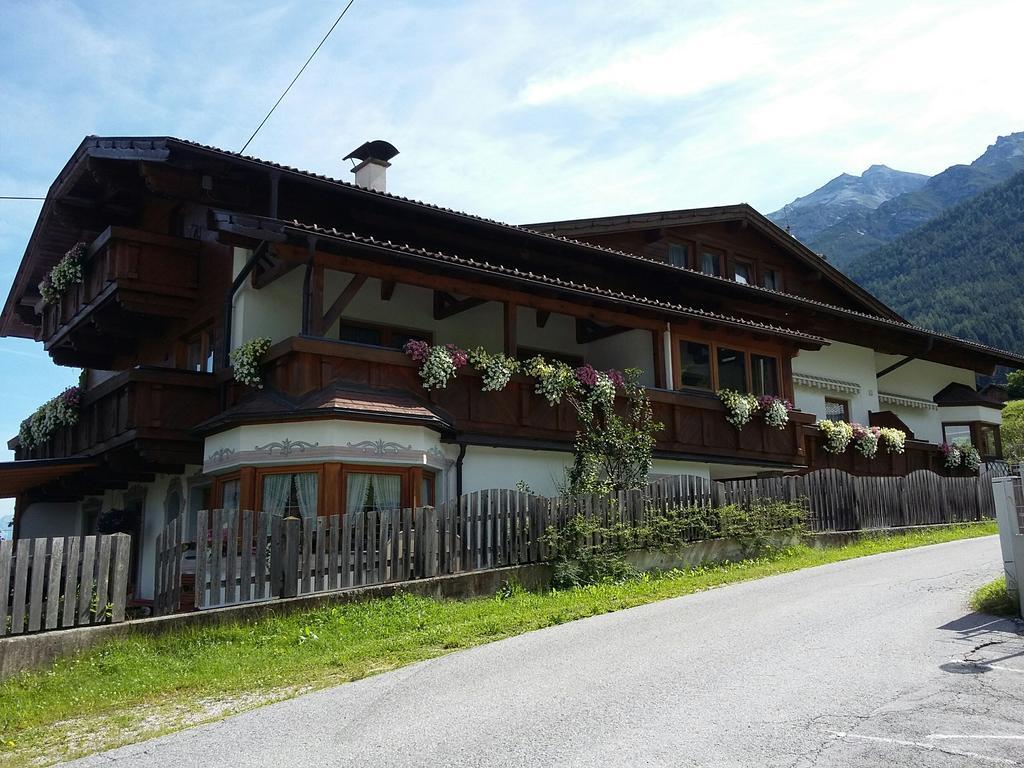 Haus Pinnistor Neustift im Stubaital Exterior foto